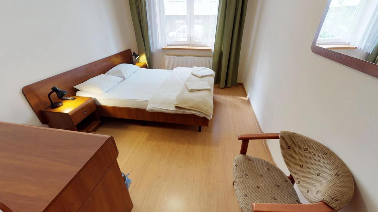 黑珍珠汽车旅馆 克拉科夫 外观 照片